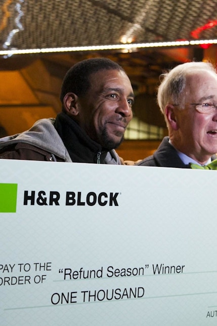 H&R Block sweepstakes winner in Chicago CTA station